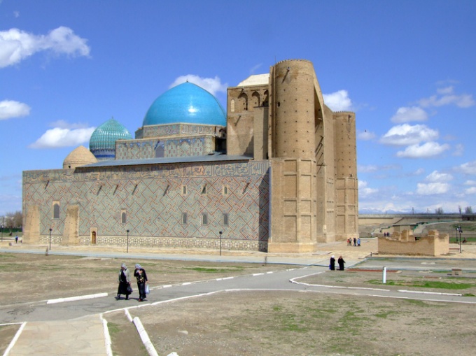 Какие исторические культурные памятники можно увидеть в Казахстане