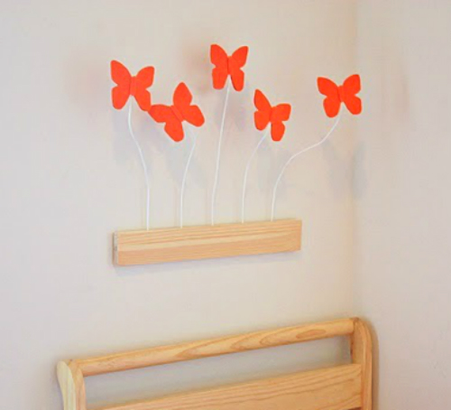 Забавная инсталляция "Порхающие бабочки"