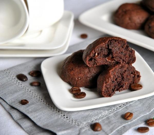 Как приготовить шоколадные печенья "Три шоколада"?
