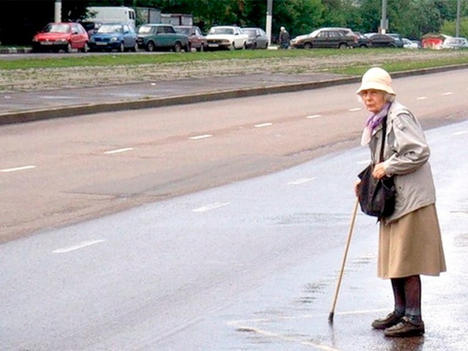Что делать, если бабушке трудно ходить
