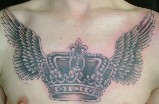 Татуировка в виде короны - это символ мужества, власти и могущества!