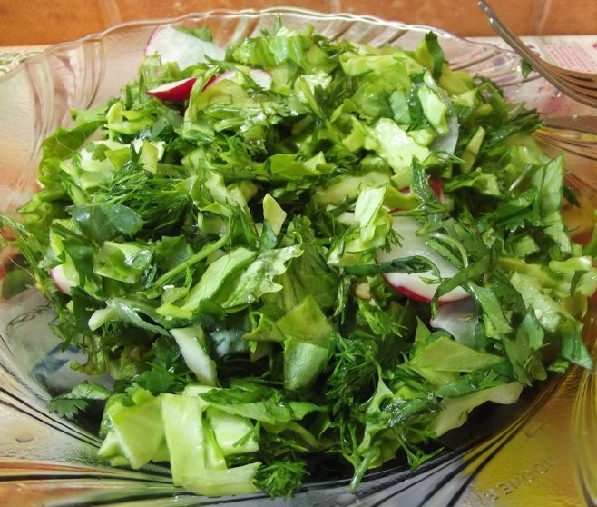 Мятный салат с крапивой
