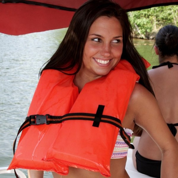 How to wear the life jacket