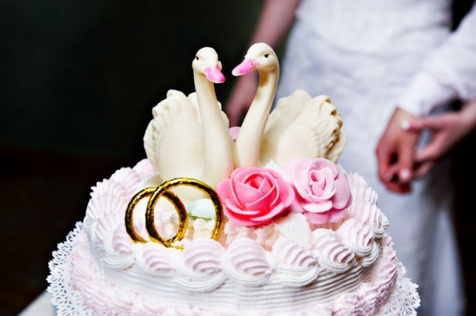 Как выбрать торт на свадьбу с экономичным бюджетом