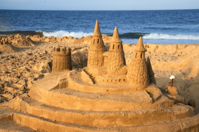 Как построить замок из песка