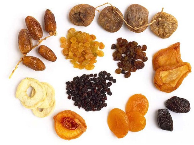 Почему сушеные фрукты калорийнее свежих