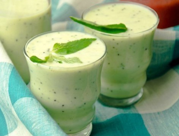 Как приготовить молочный коктейль с зеленым чаем и киви