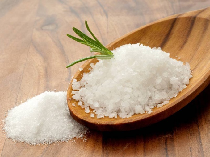 What is the difference between sea and table salt