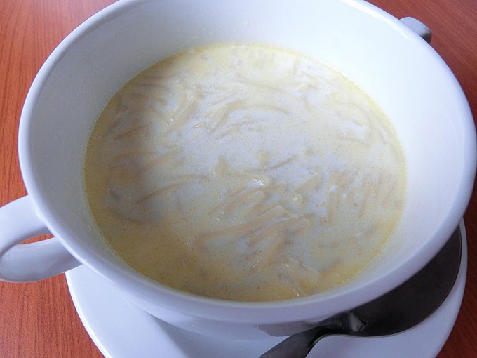 Молочный суп - одно из рекомендуемых блюд