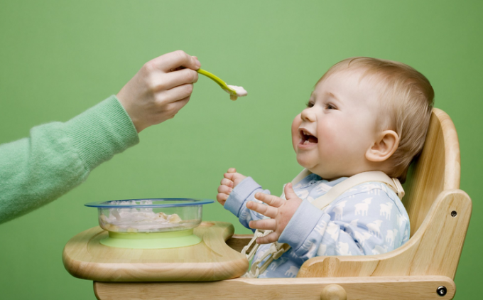What mixture is best to feed your baby after a year?