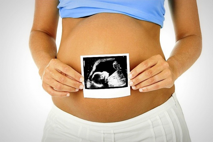 Благодаря УЗИ можно узнать многие тайны развития ребенка в утробе матери