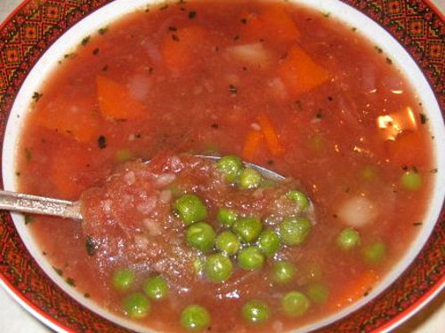 Как приготовить томатный суп с зеленым горошком