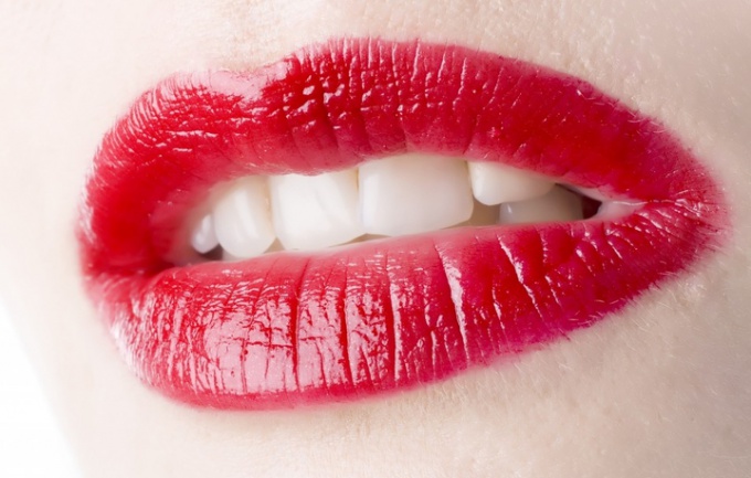Как поддерживать красоту губ