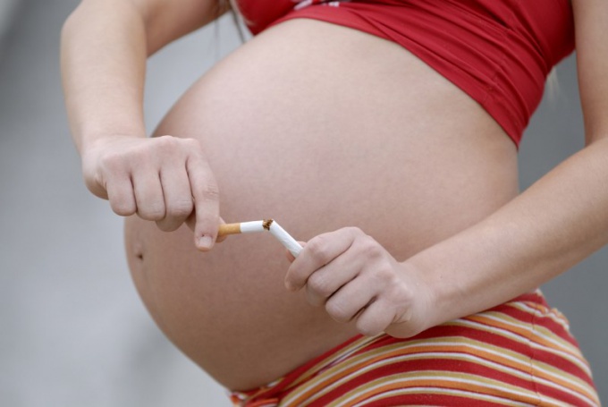 Можно ли курить во время беременности 