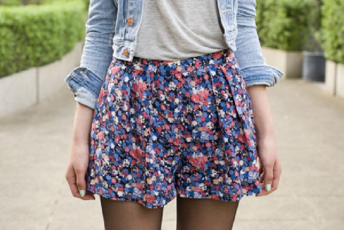 What to wear with a skirt with floral print