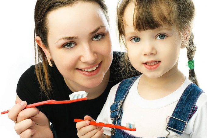 Как сохранить здоровыми зубы у ребенка