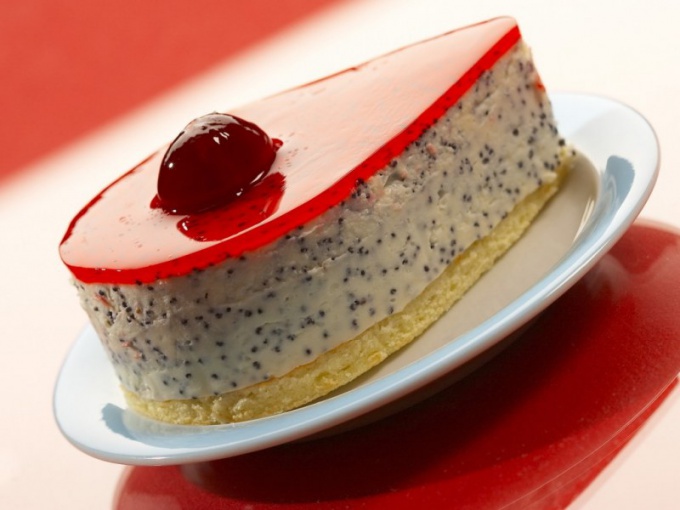 Beautiful and delicious cakes decorated with jelly, meet the most demanding tastes