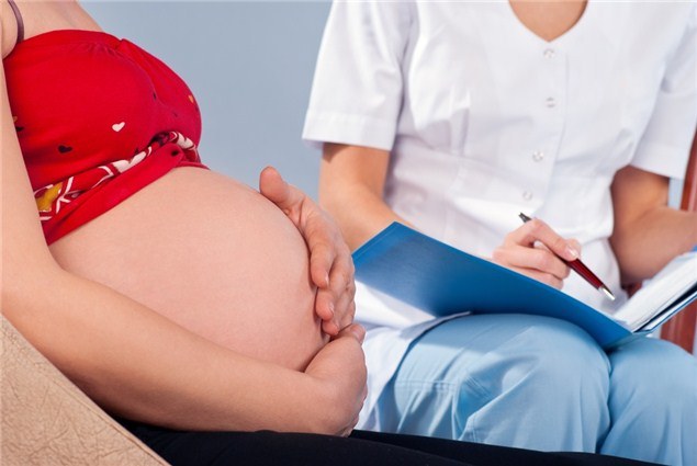 Каких врачей нужно пройти во время беременности