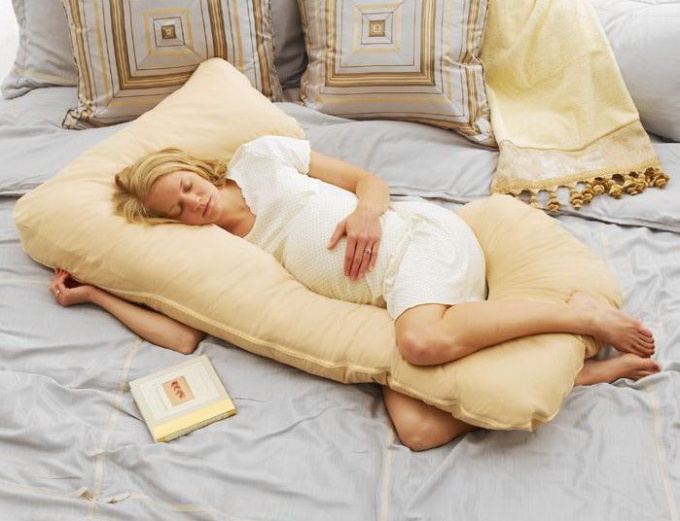 How to sleep on the pillow for pregnant women