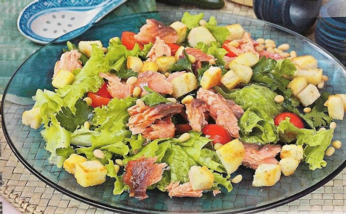 Салат с лососем рецепт