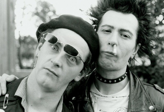 The heroes of the film "Sid and Nancy"