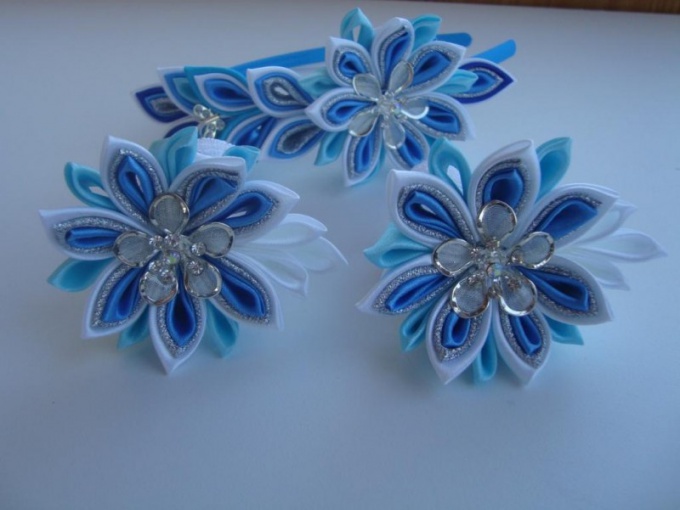 Products in the technique of kanzashi