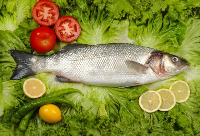 Which fish is the most low-calorie