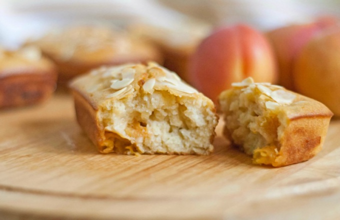 Как приготовить пирожные с абрикосами и медом
