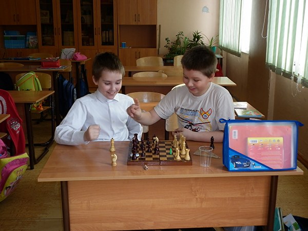 юные шахматисты