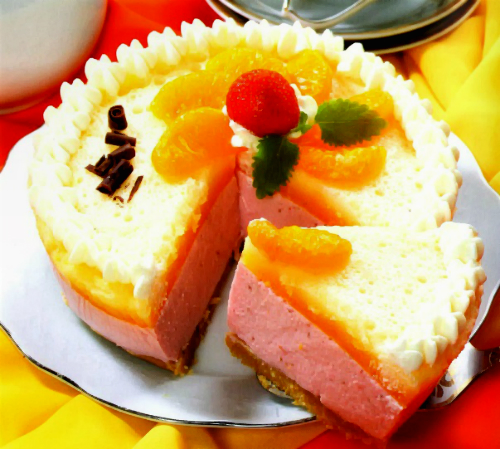 Торт с клубнично-мандариновым кремом 