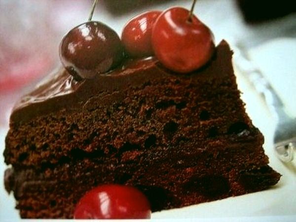 Вкусный вишневый пирог с шоколадом