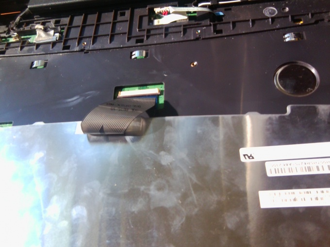 Как снять клавиатуру на ноутбуке Acer Extensa