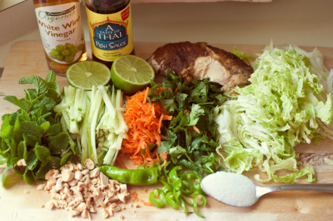 Вьетнамский салат из курицы