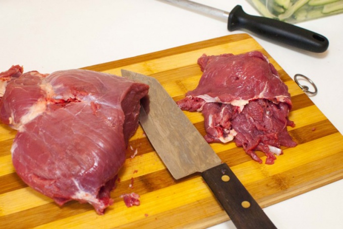 Как нарезать мясо на порции