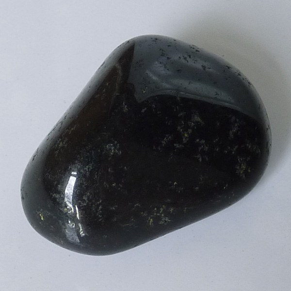Как называется черный камень 