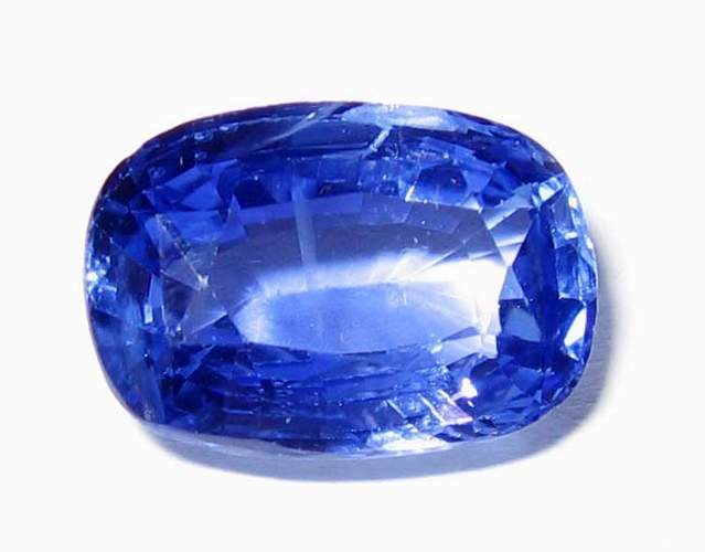 Синий камень как украшение