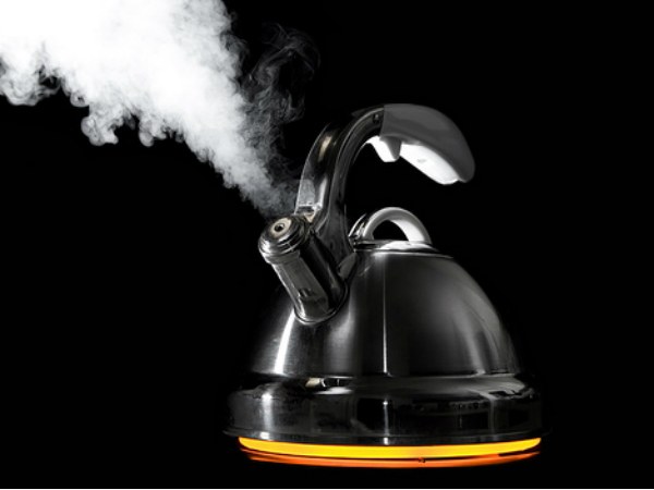 How to clean metal kettle