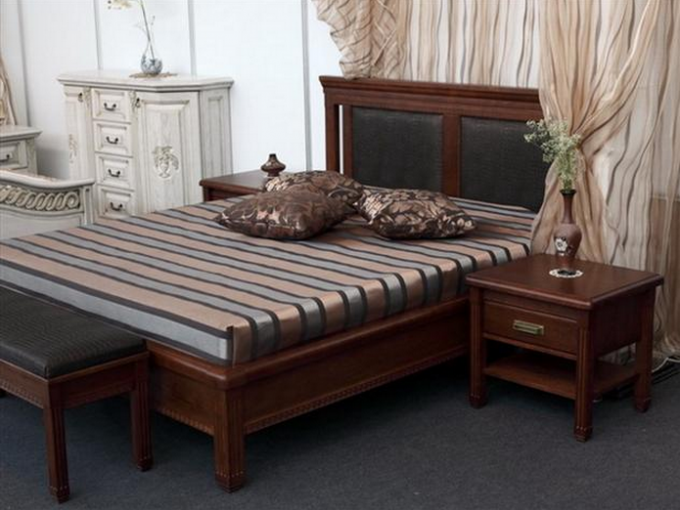 Какие кровати лучше: железные или деревянные