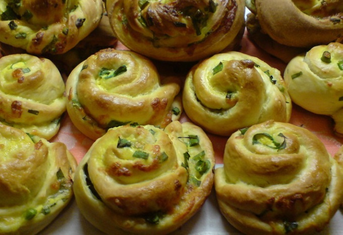 Турецкие витушки с сыром и зеленым луком