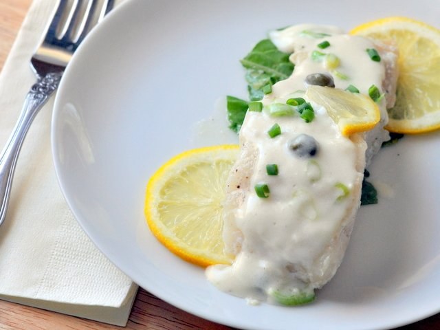 Cod, stewed in sour cream: the recipe 