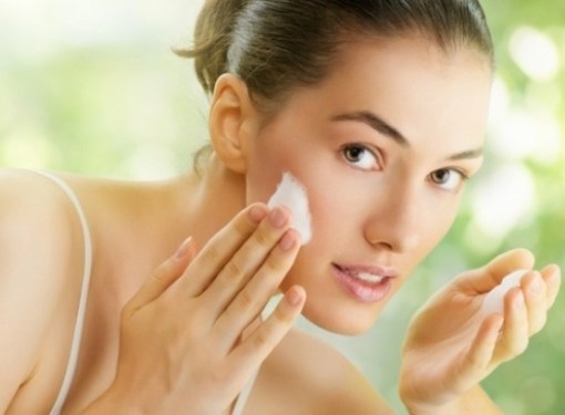 How to clean the face of calcium chloride 