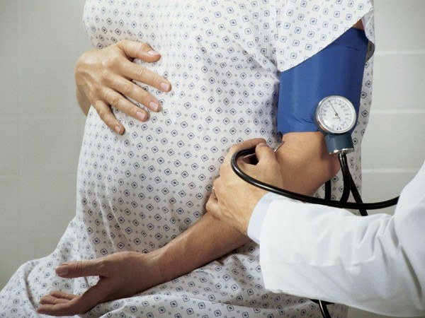 Why pregnant women put on saving to the hospital