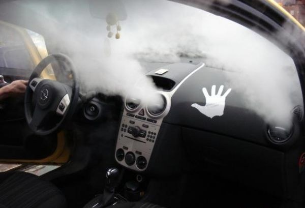 How to clean air conditioner in car 