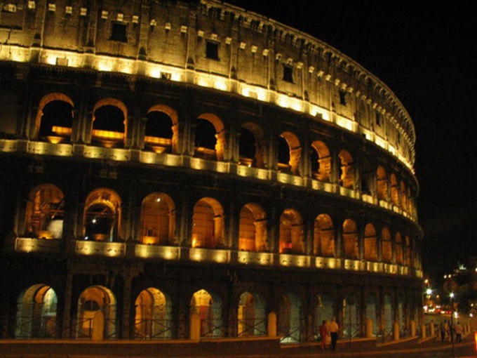 Почему Римский колизей построили всего за четыре года? 