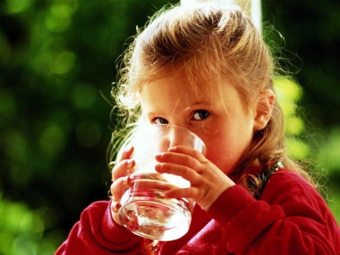 Is it possible to drink mineral water for children: for and against