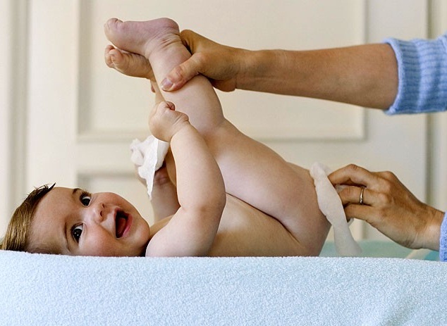 How to care for newborn skin