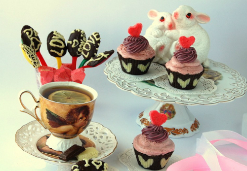 Романтические конфеты и корзиночки с ягодным кремом