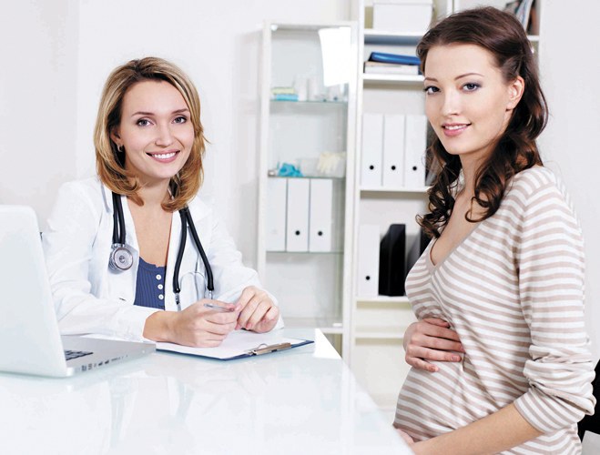 Во время беременности бородавки можно удалять безопасными для здоровья матери и ребенка методами