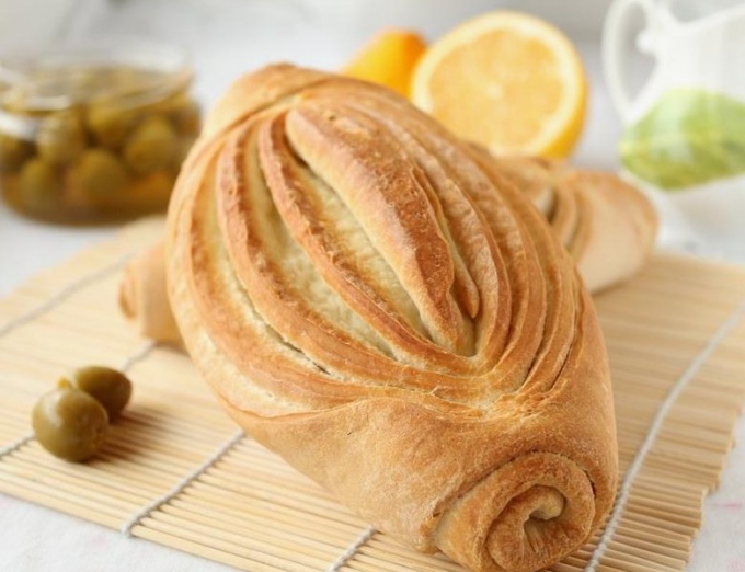Как приготовить слоеный хлеб