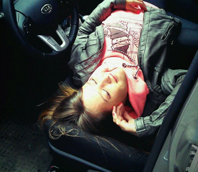 How to sleep in the car